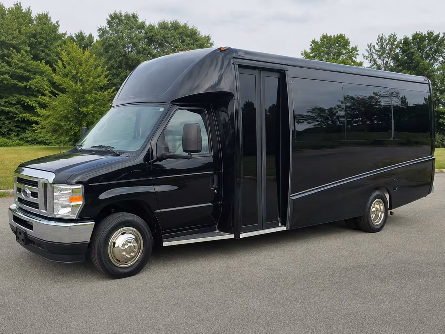 15 passenger minibus