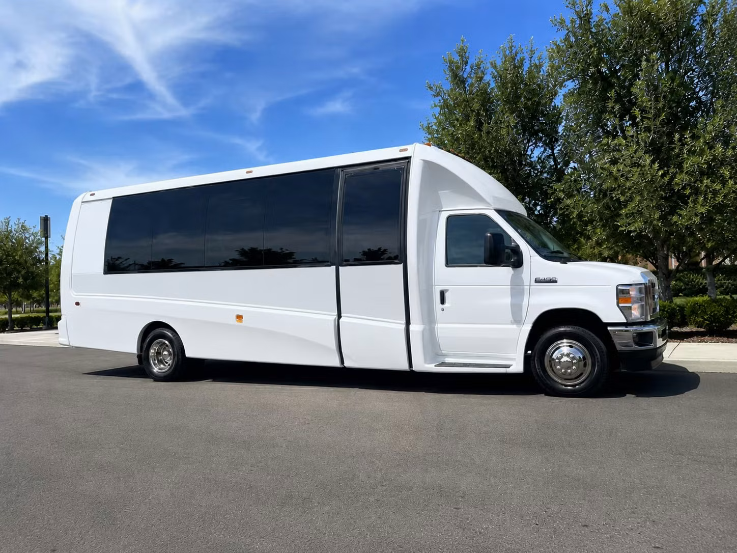 tustin 15 passenger minibus rental